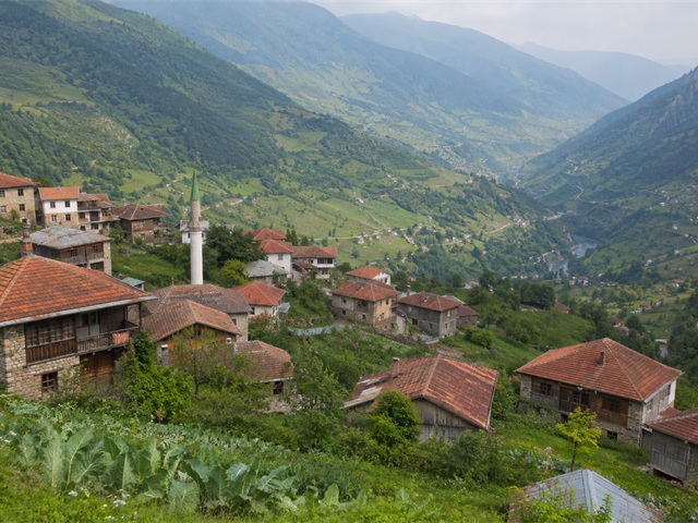 Yaylası, çeşmesi ve insanıyla köyümüz